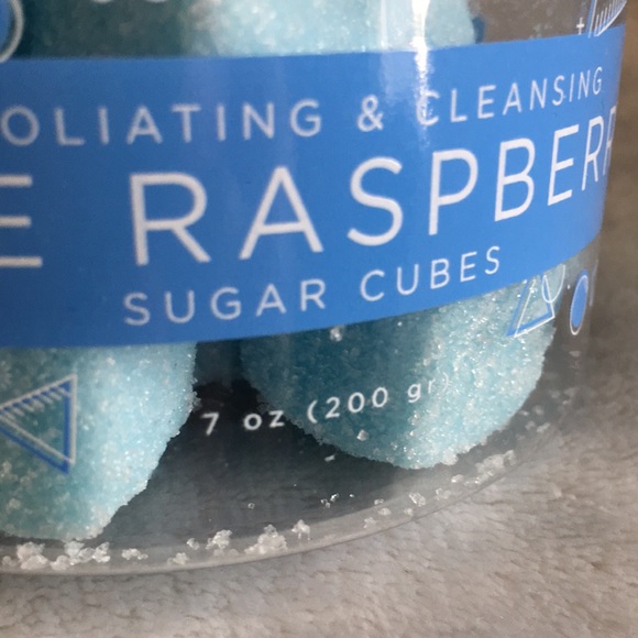 Joon & Moon Blue Raspberry Exfoliating & Cleansing Sugar Cubes 7 oz Tub NWT - Picture 4 of 12